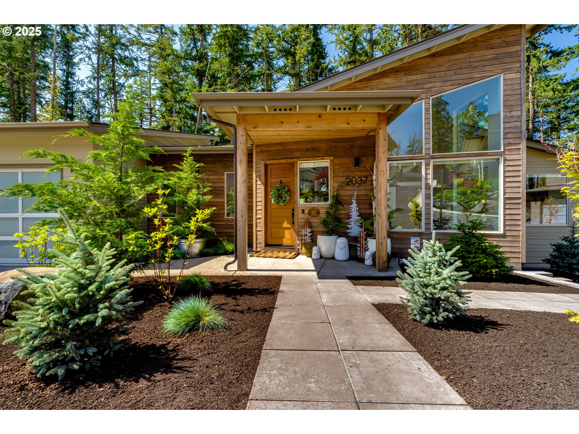 2037 GOLFVIEW CT