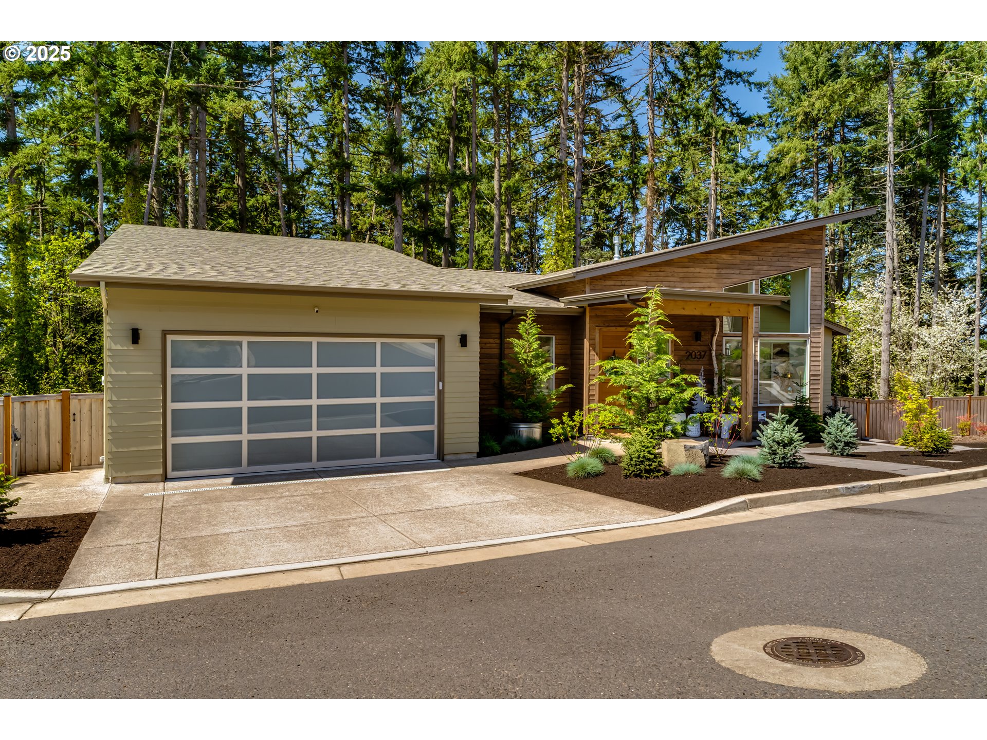 2037 GOLFVIEW CT