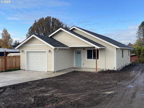 300 N JELLISON ST Amity OR 97101