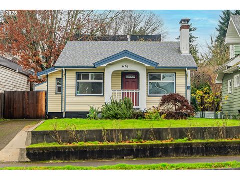 616 SE 60TH AVE Portland OR 97215