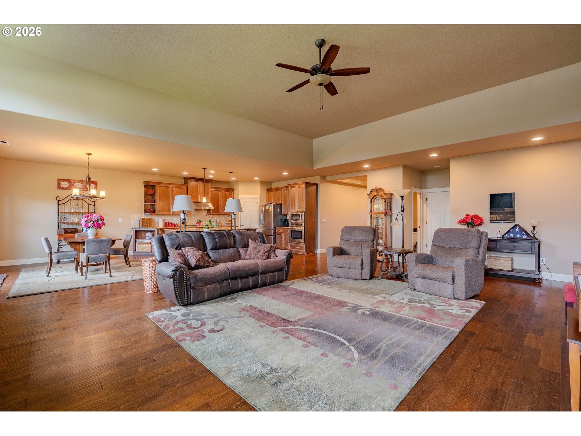 1822 S DUSKY DR