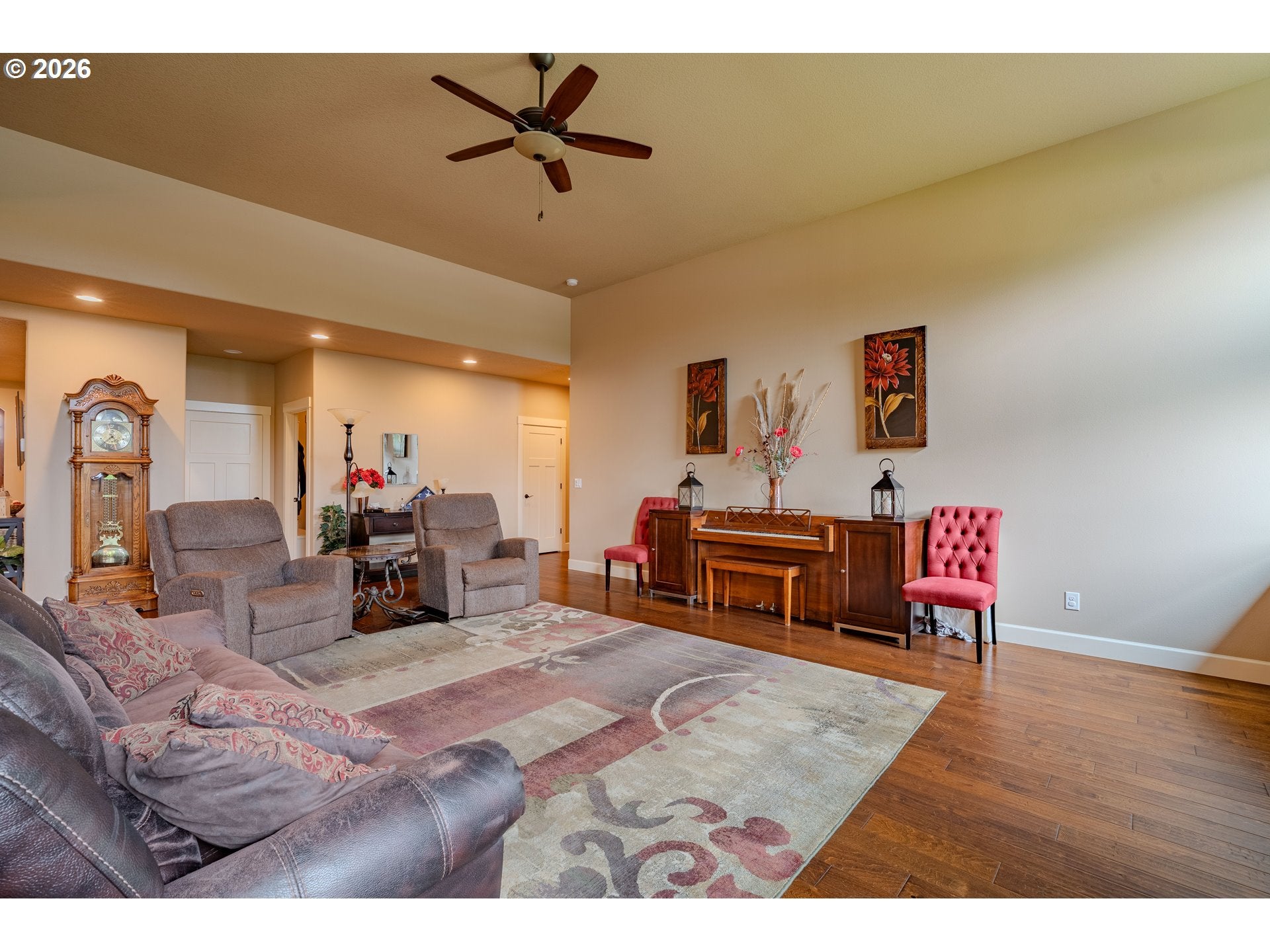 1822 S DUSKY DR