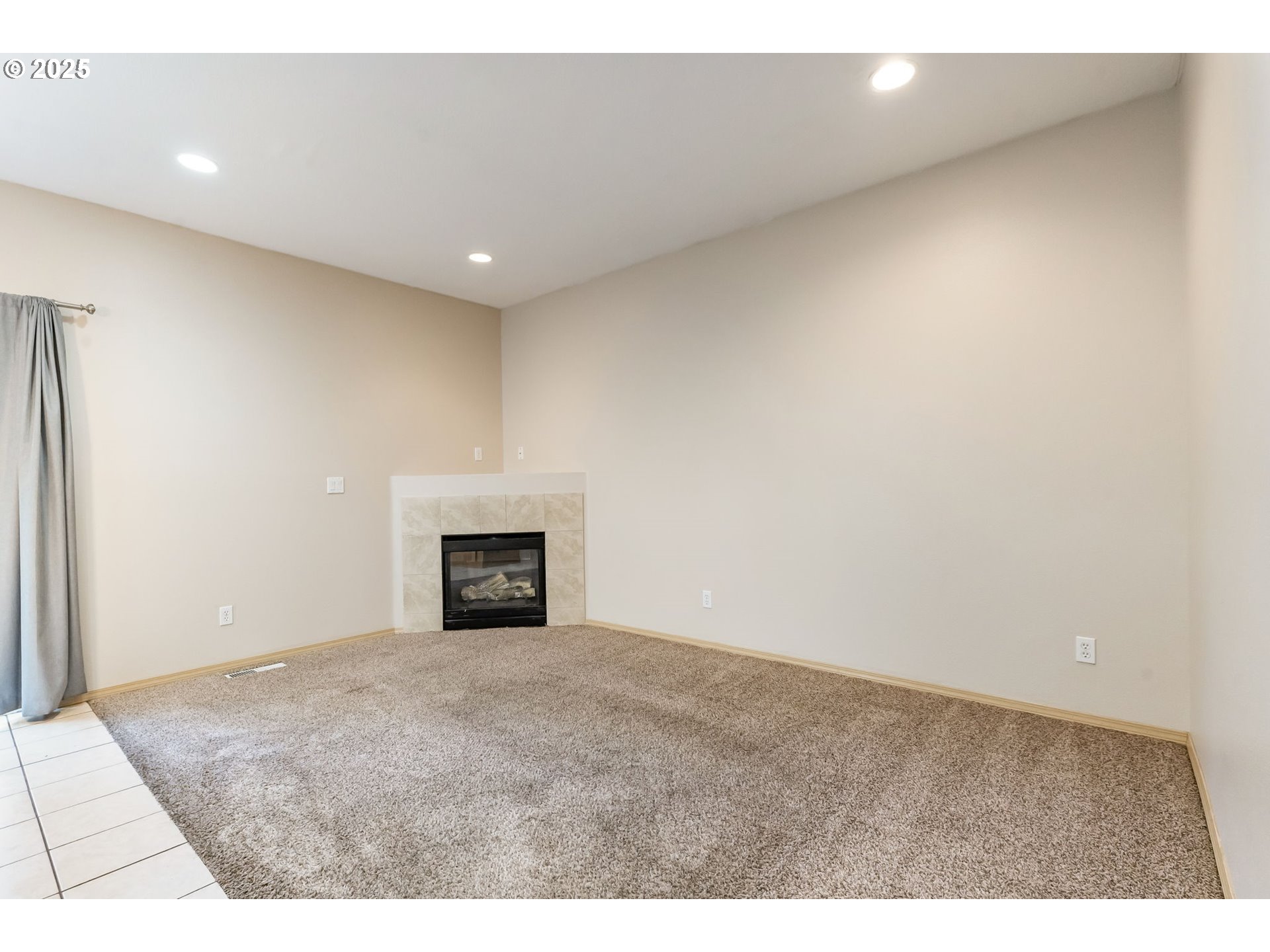 2833 NE STAPLETON RD