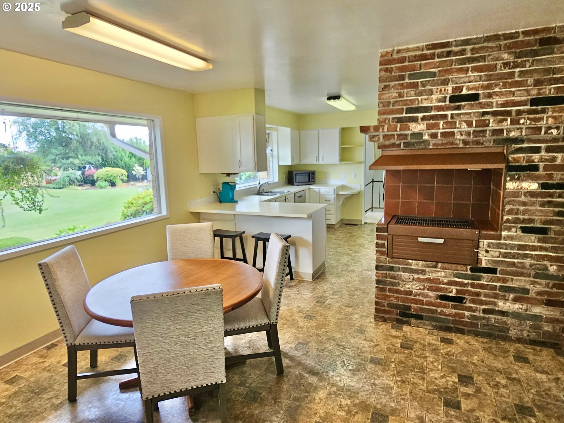 McMinnville, Oregon 97128, United States, 4 Bedrooms Bedrooms, ,3 BathroomsBathrooms,Residential,Active,136171