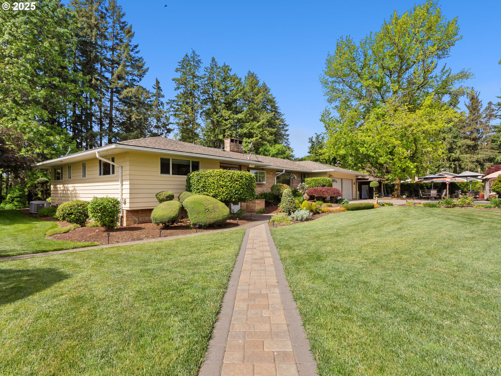 McMinnville, Oregon 97128, United States, 4 Bedrooms Bedrooms, ,3 BathroomsBathrooms,Residential,Active,136171