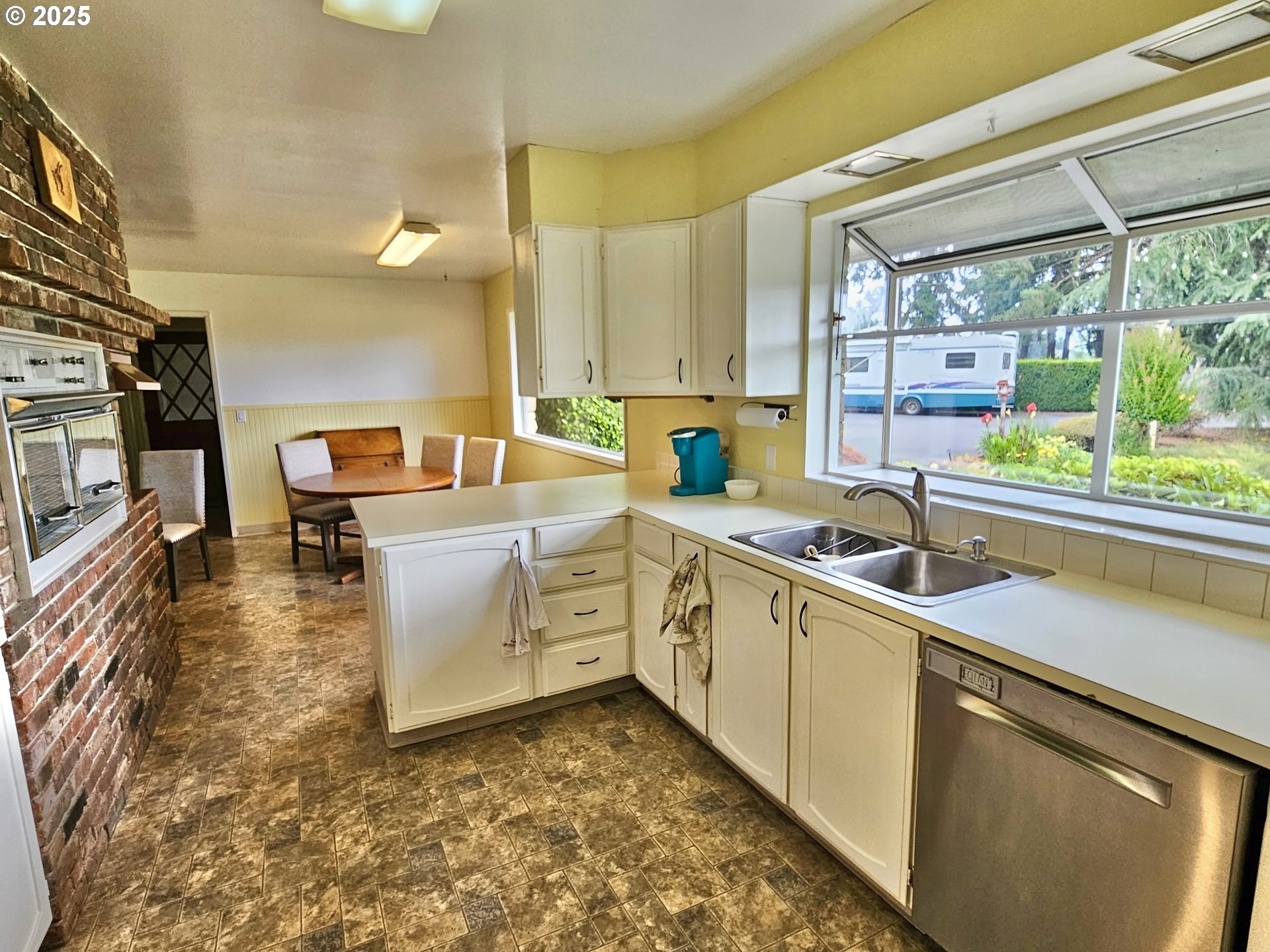 McMinnville, Oregon 97128, United States, 4 Bedrooms Bedrooms, ,3 BathroomsBathrooms,Residential,Active,136171