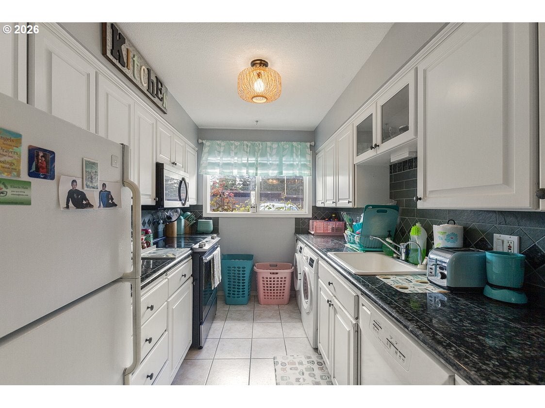 1322 NE HOGAN DR