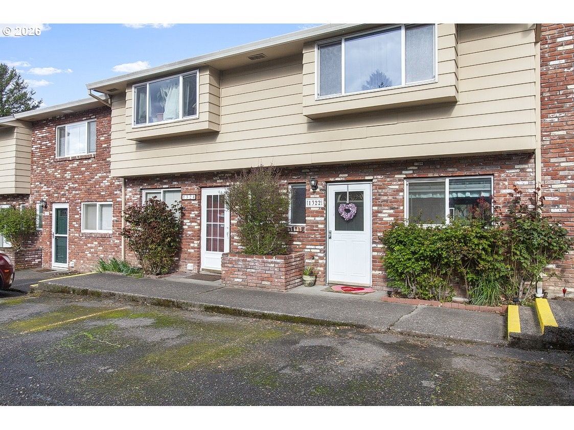 1322 NE HOGAN DR