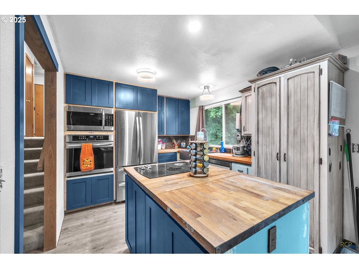 162 MONTICELLO DR