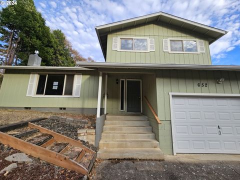 A home in Sutherlin