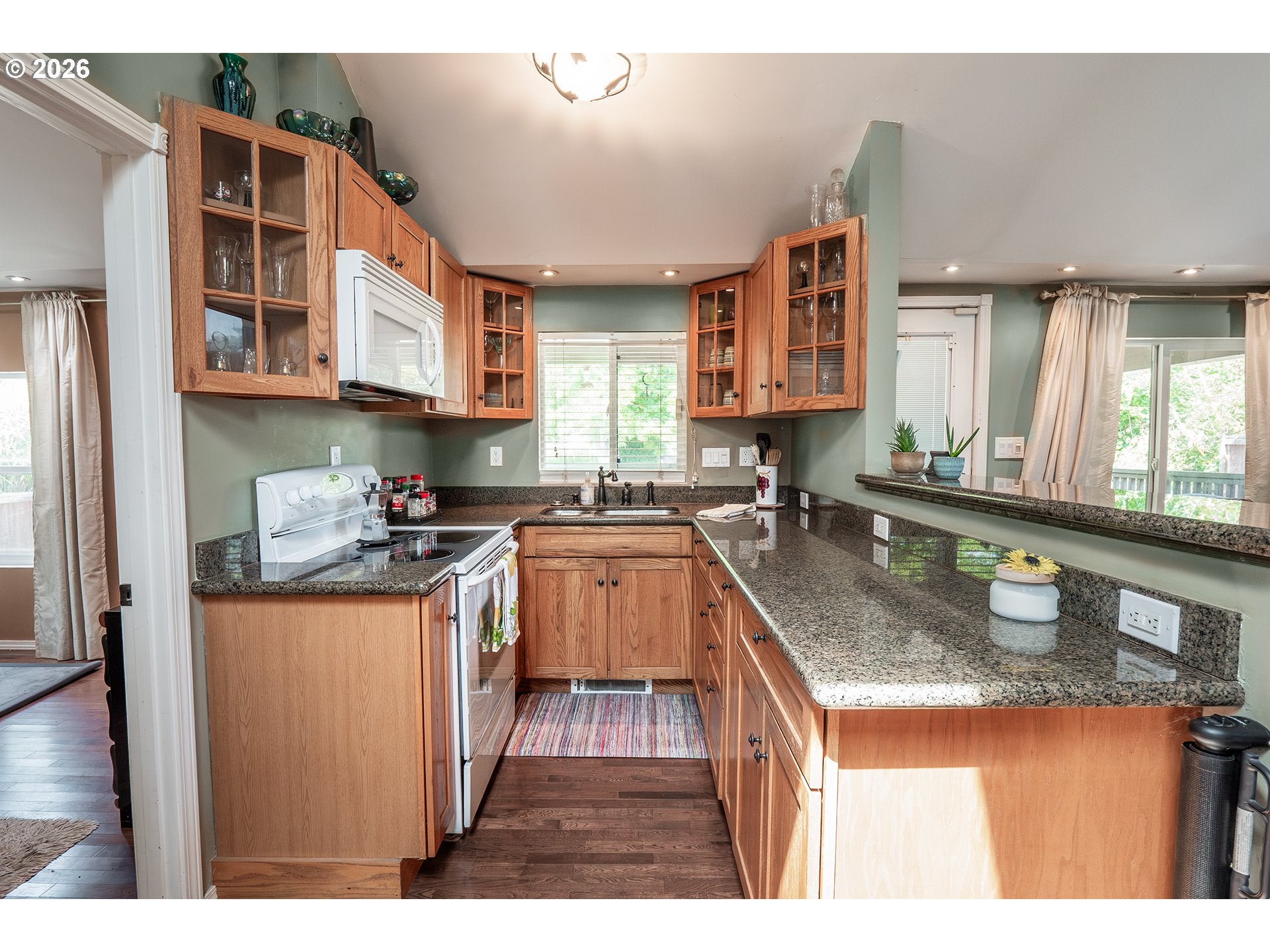 60 E 30TH AVE