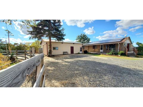 A home in Metolius