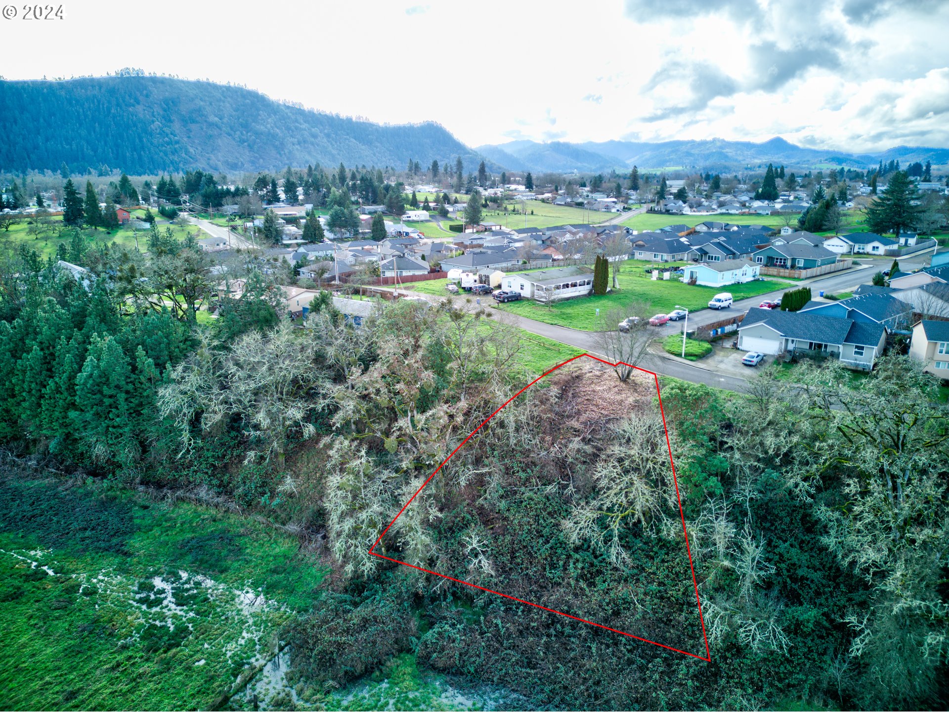105 SE LEBLEU LN