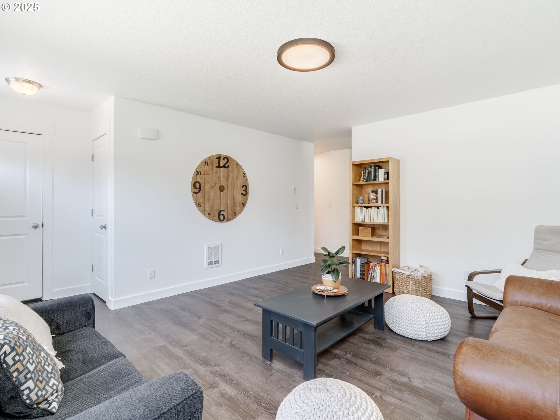 236 W CHRISTY CT