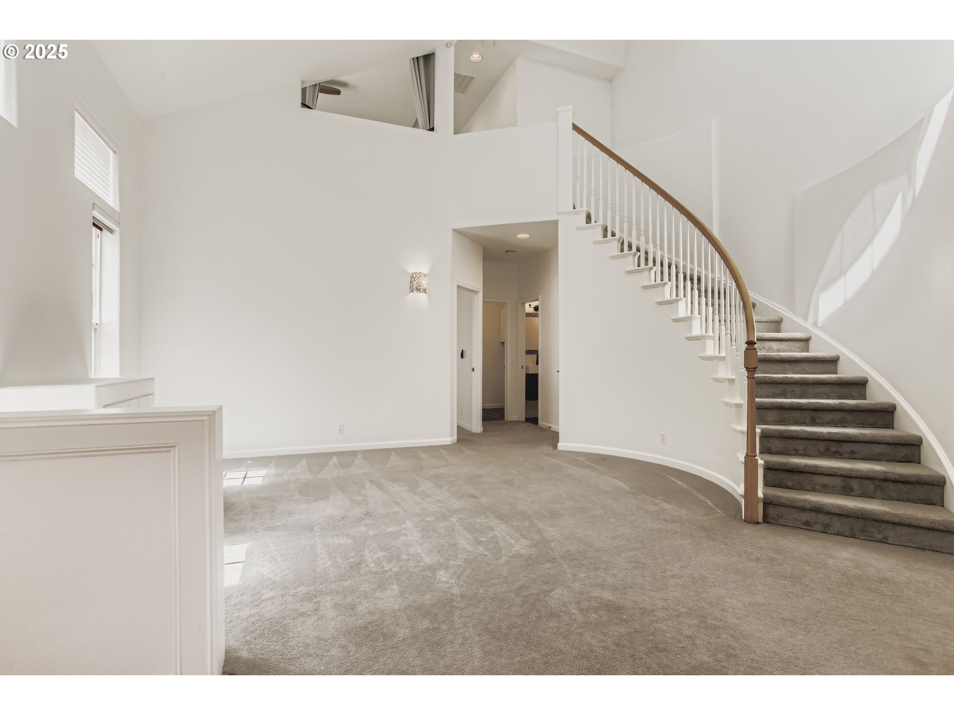 Portland, Oregon 97229, United States, 2 Bedrooms Bedrooms, ,3 BathroomsBathrooms,Residential,Active,190771