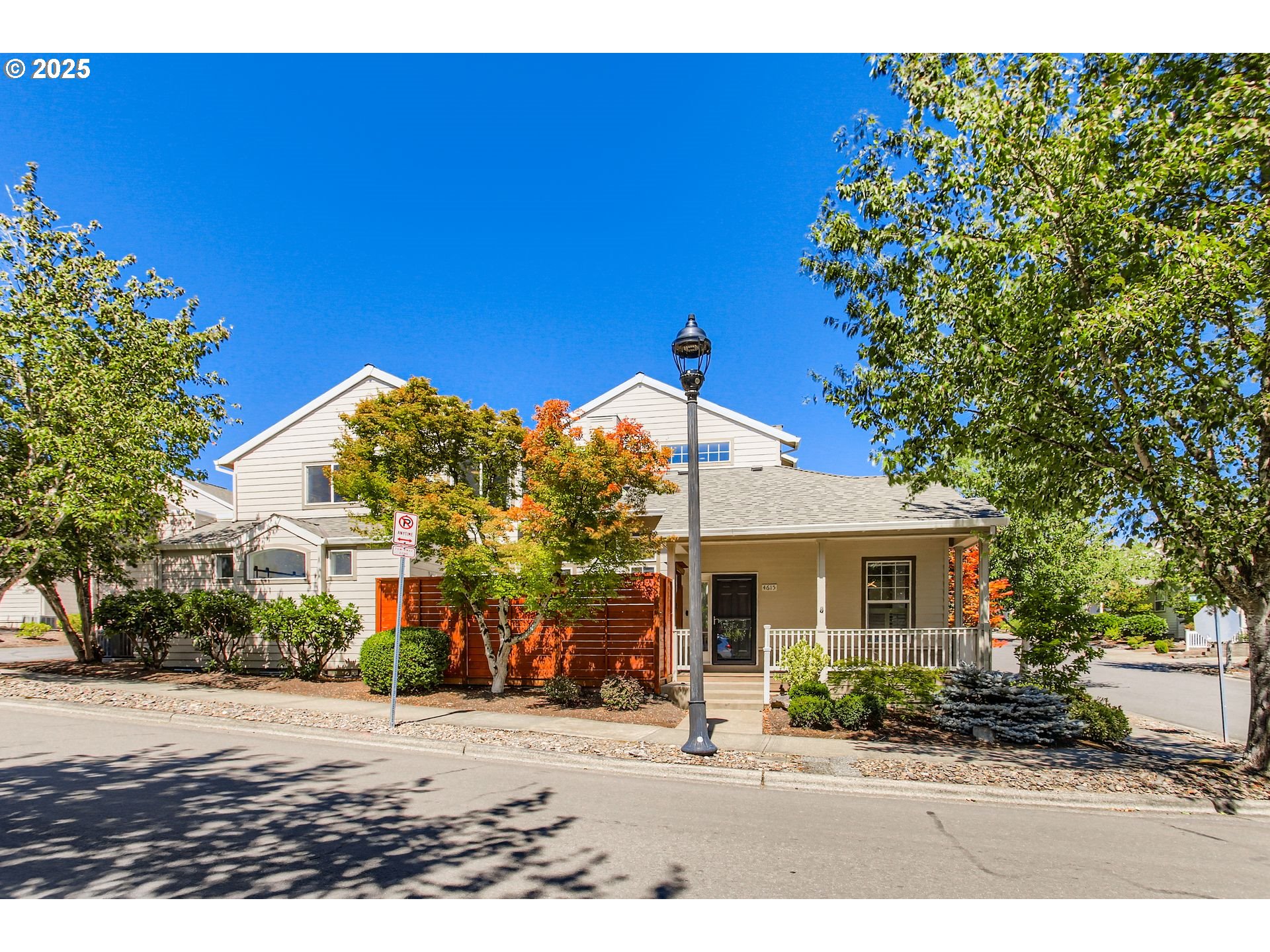 Portland, Oregon 97229, United States, 2 Bedrooms Bedrooms, ,3 BathroomsBathrooms,Residential,Active,190771