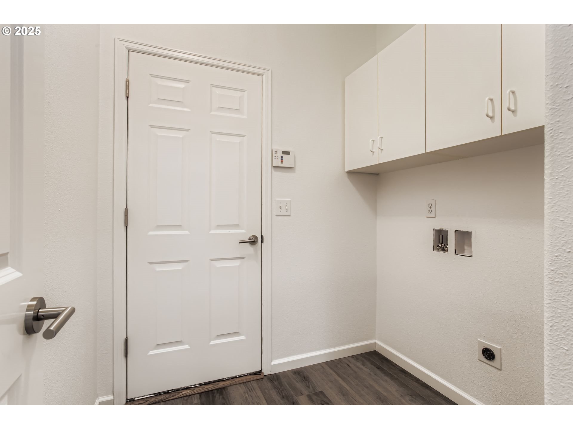 Portland, Oregon 97229, United States, 2 Bedrooms Bedrooms, ,3 BathroomsBathrooms,Residential,Active,190771