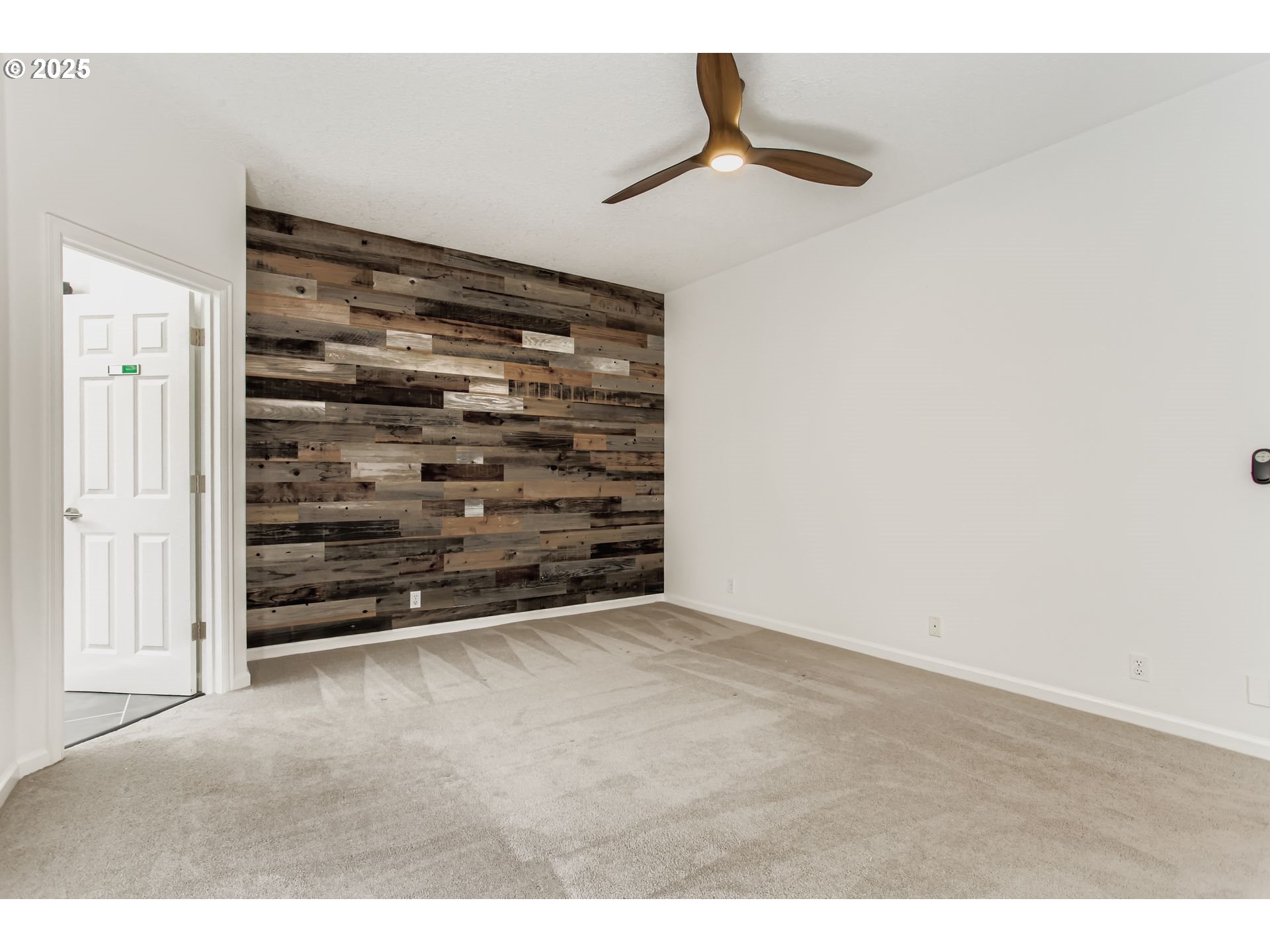 Portland, Oregon 97229, United States, 2 Bedrooms Bedrooms, ,3 BathroomsBathrooms,Residential,Active,190771