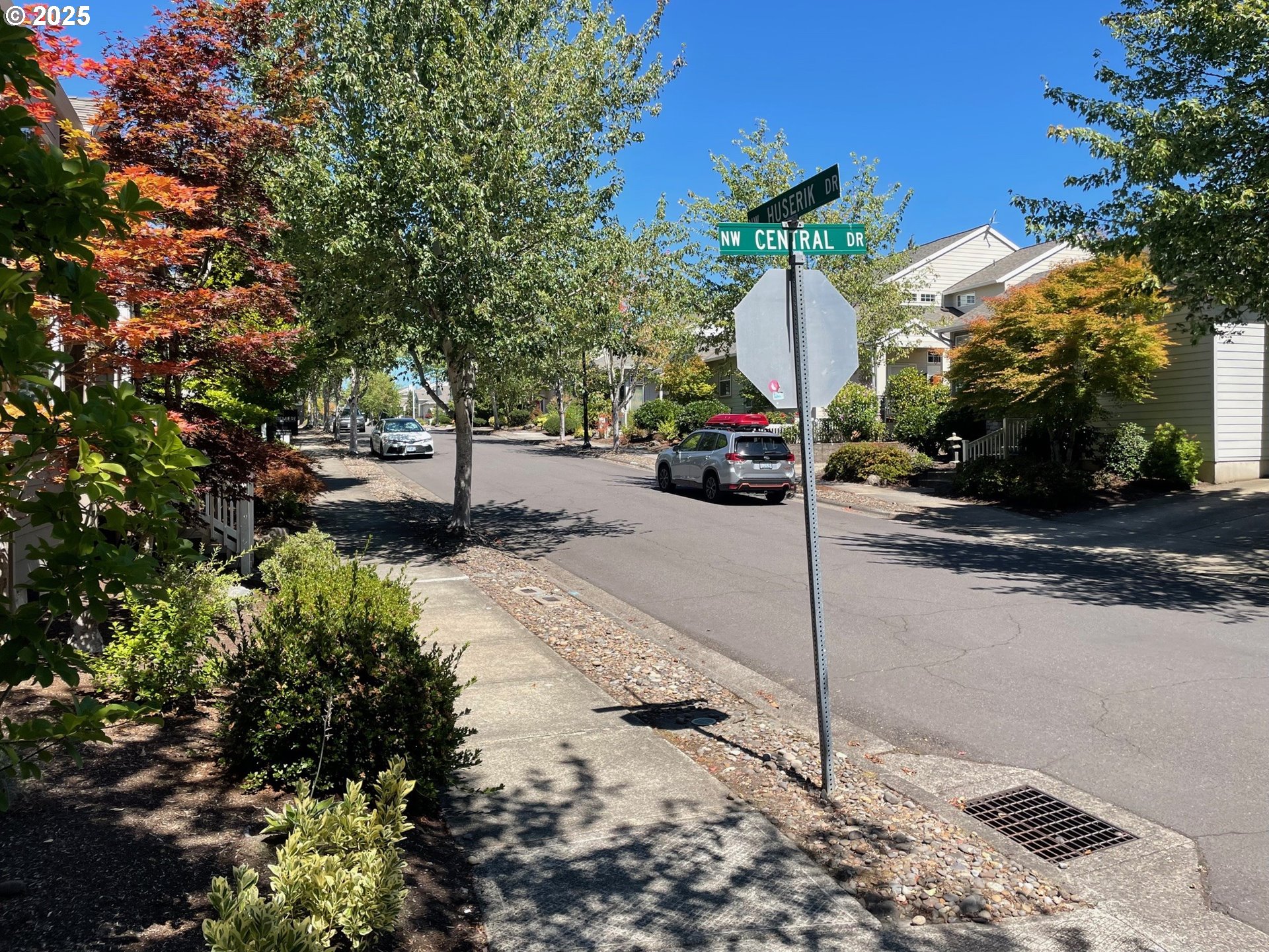 Portland, Oregon 97229, United States, 2 Bedrooms Bedrooms, ,3 BathroomsBathrooms,Residential,Active,190771