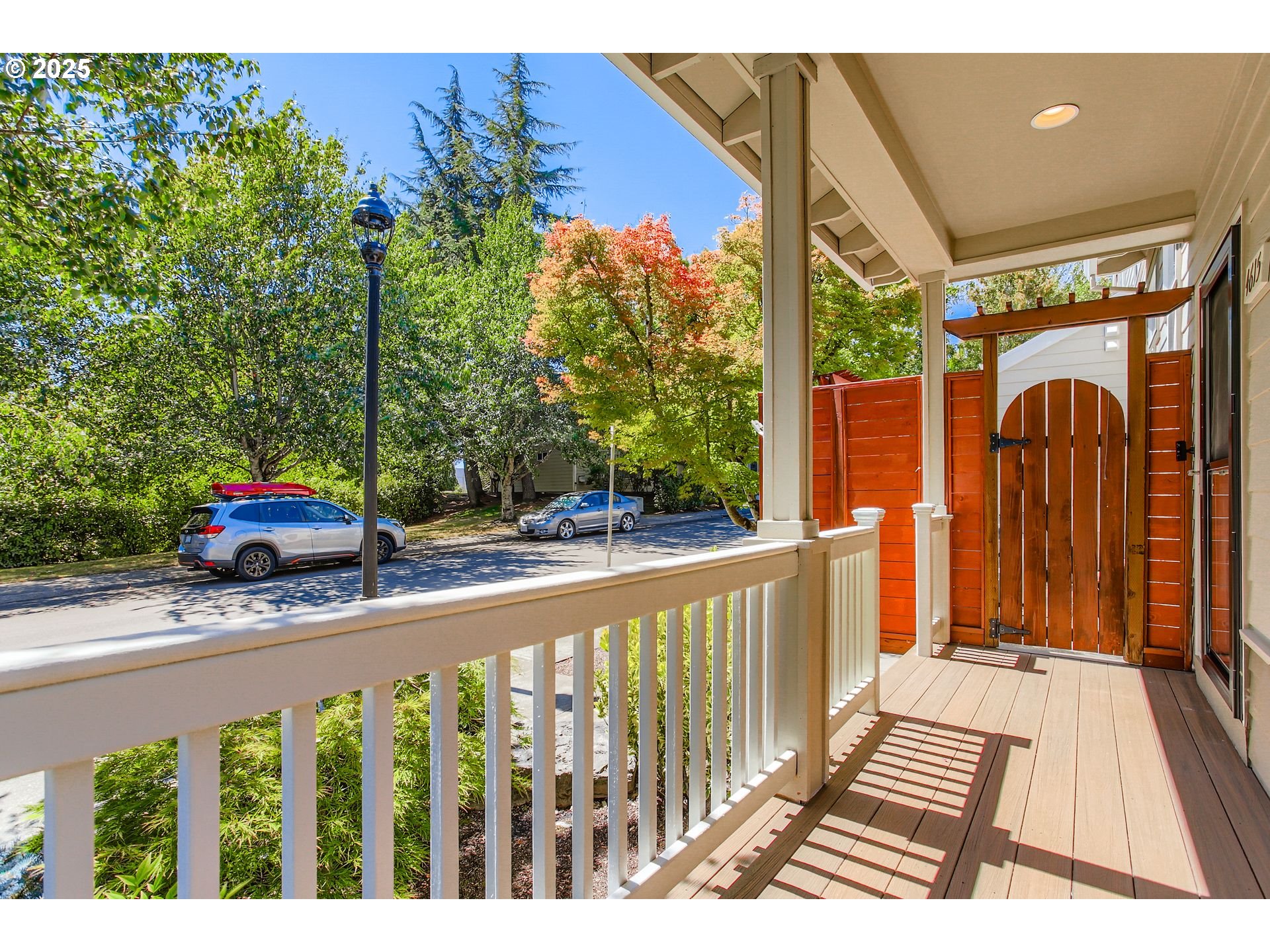 Portland, Oregon 97229, United States, 2 Bedrooms Bedrooms, ,3 BathroomsBathrooms,Residential,Active,190771