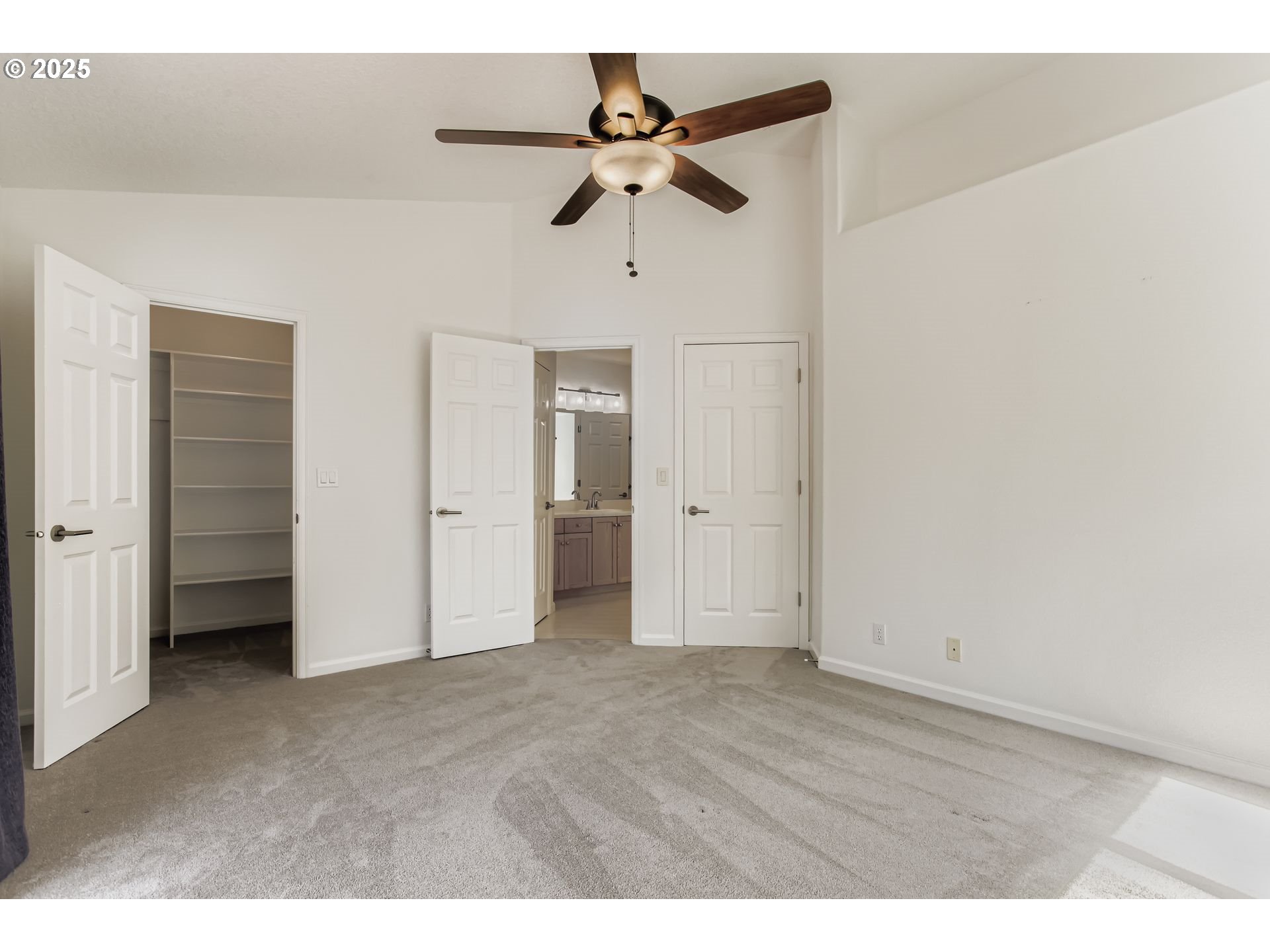 Portland, Oregon 97229, United States, 2 Bedrooms Bedrooms, ,3 BathroomsBathrooms,Residential,Active,190771