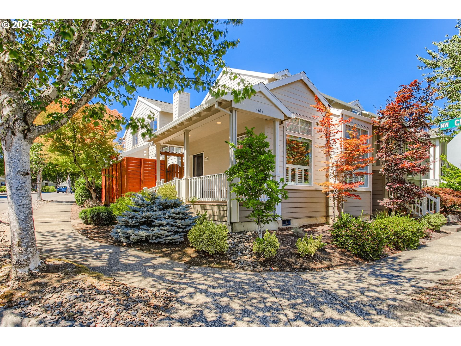 Portland, Oregon 97229, United States, 2 Bedrooms Bedrooms, ,3 BathroomsBathrooms,Residential,Active,190771