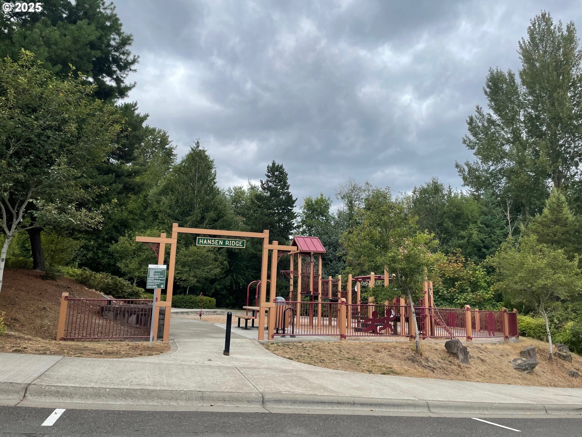 Portland, Oregon 97229, United States, 2 Bedrooms Bedrooms, ,3 BathroomsBathrooms,Residential,Active,190771