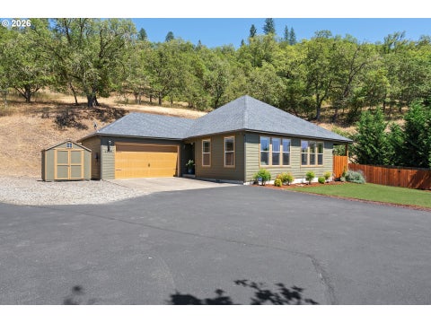 Featured picture for the property 704986116
