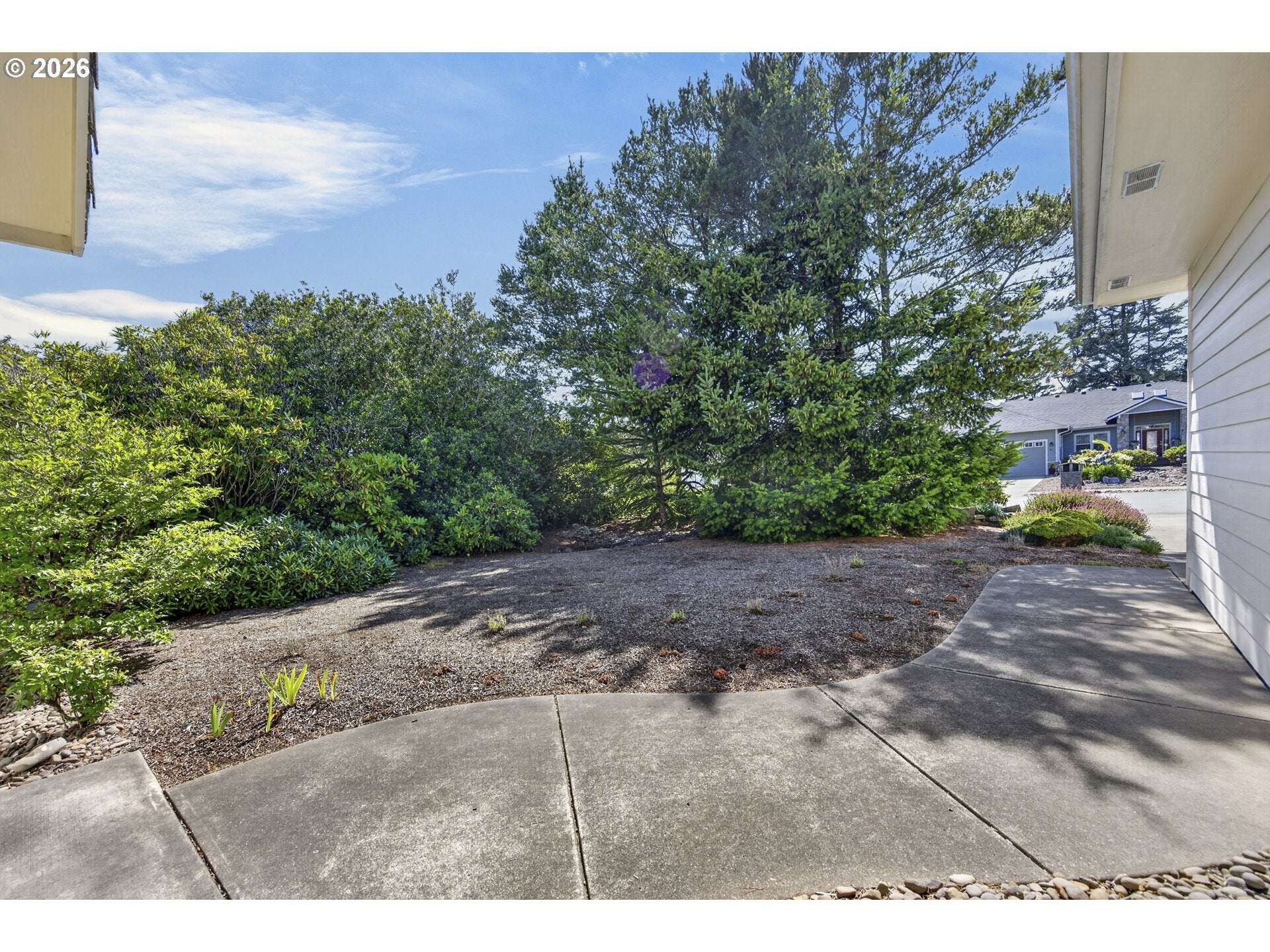 131 SHORELINE DR