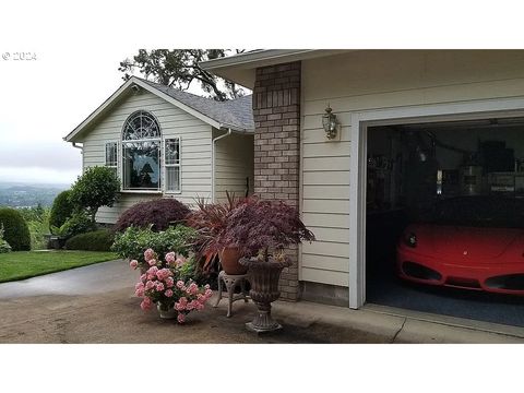 A home in Roseburg