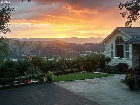 A home in Roseburg