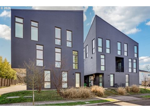 150 N BUFFALO ST Portland OR 97217