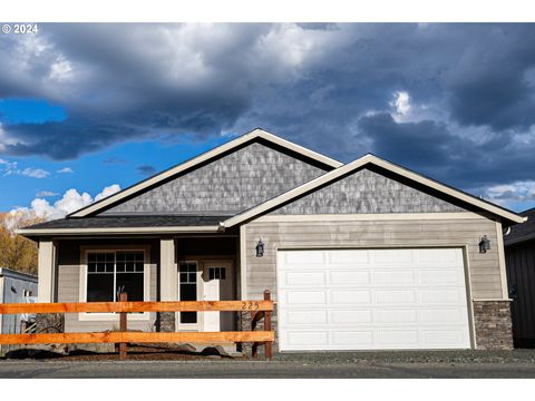 A home in Prairie City