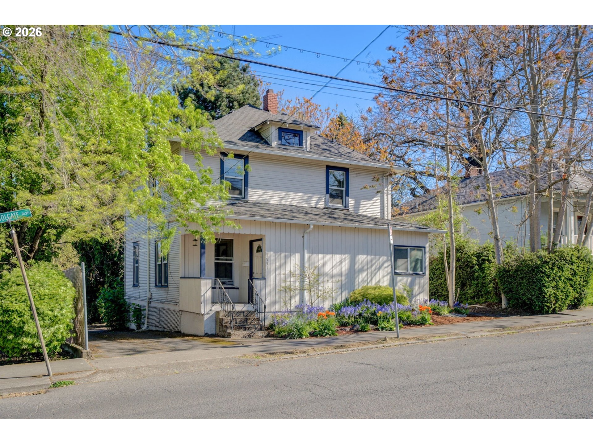 3951 SE HOLGATE BLVD