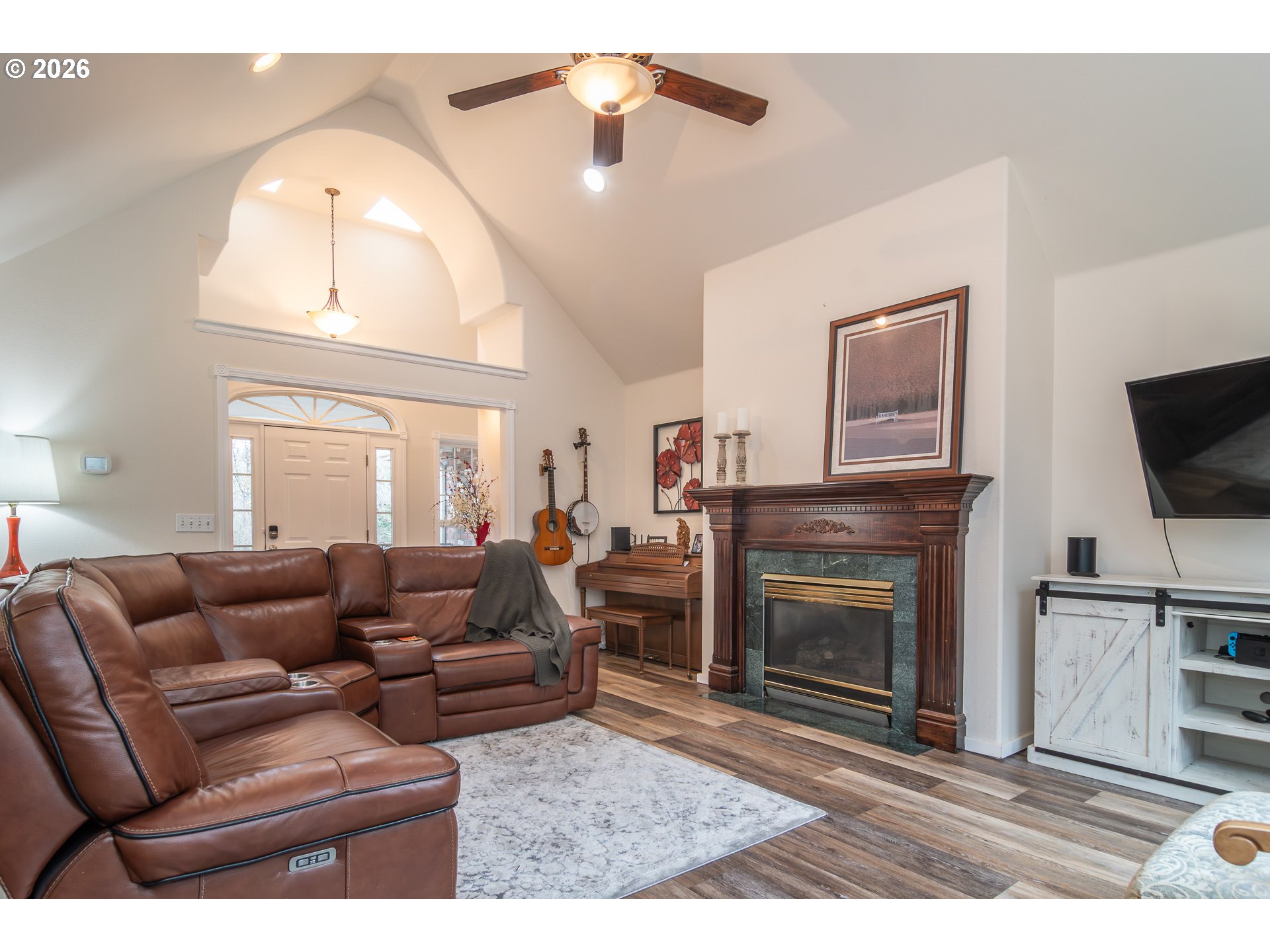 1050 NE GARDEN VALLEY BLVD