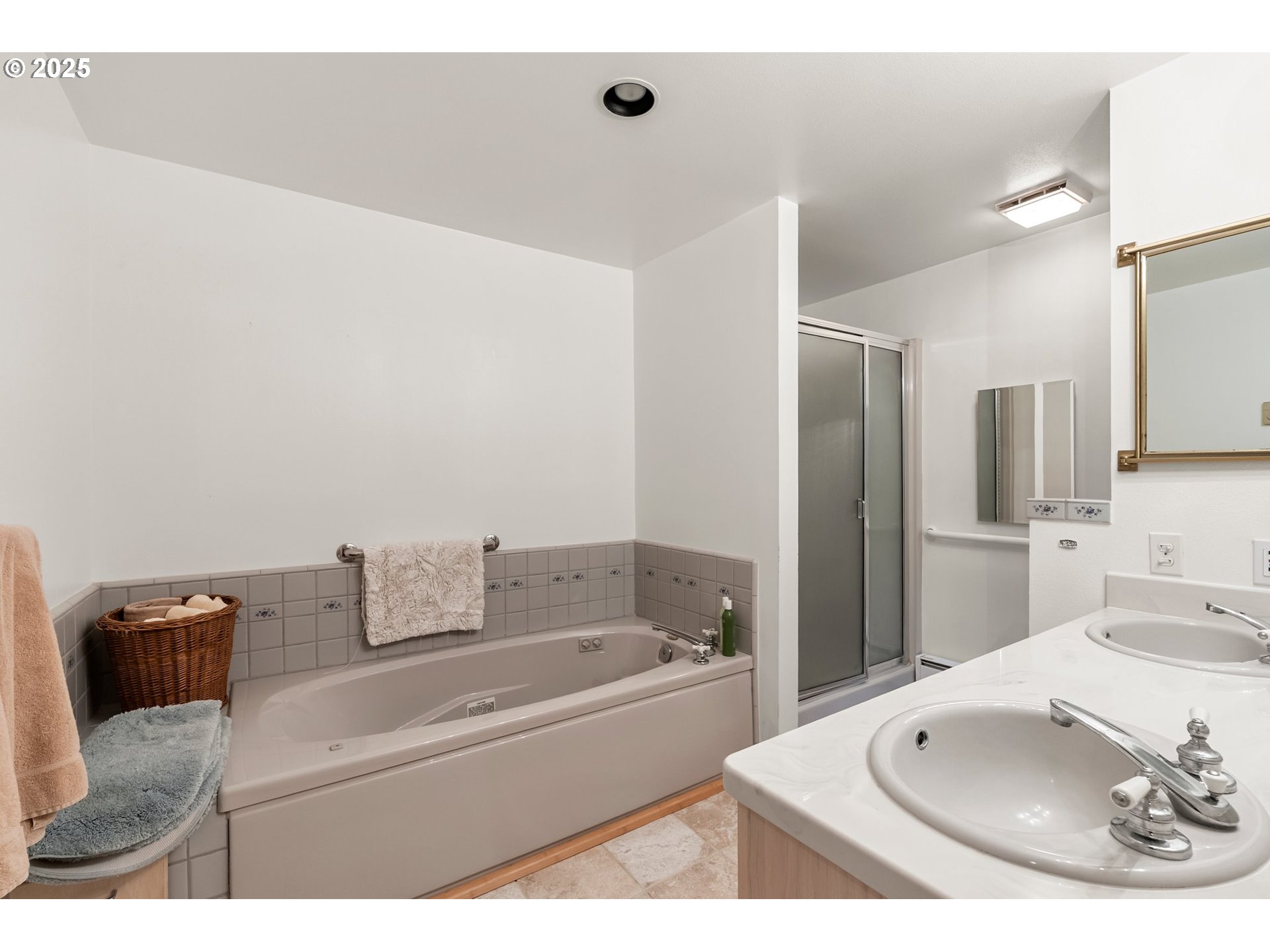 Blue River, Oregon 97413, United States, 3 Bedrooms Bedrooms, ,3 BathroomsBathrooms,Residential,Active,134834