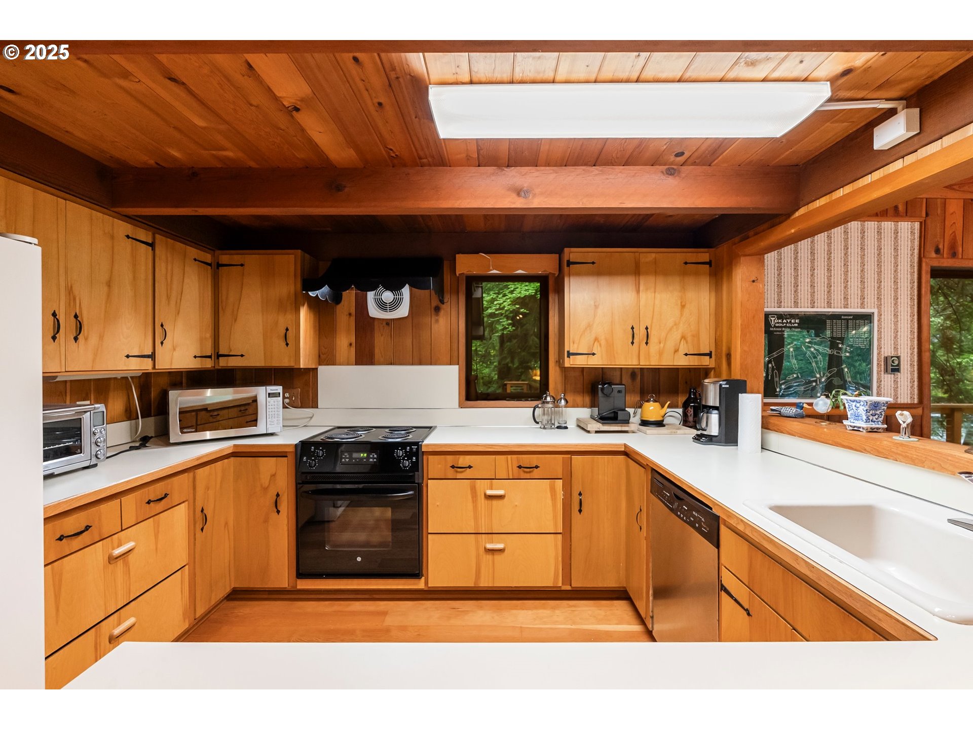 Blue River, Oregon 97413, United States, 3 Bedrooms Bedrooms, ,3 BathroomsBathrooms,Residential,Active,134834