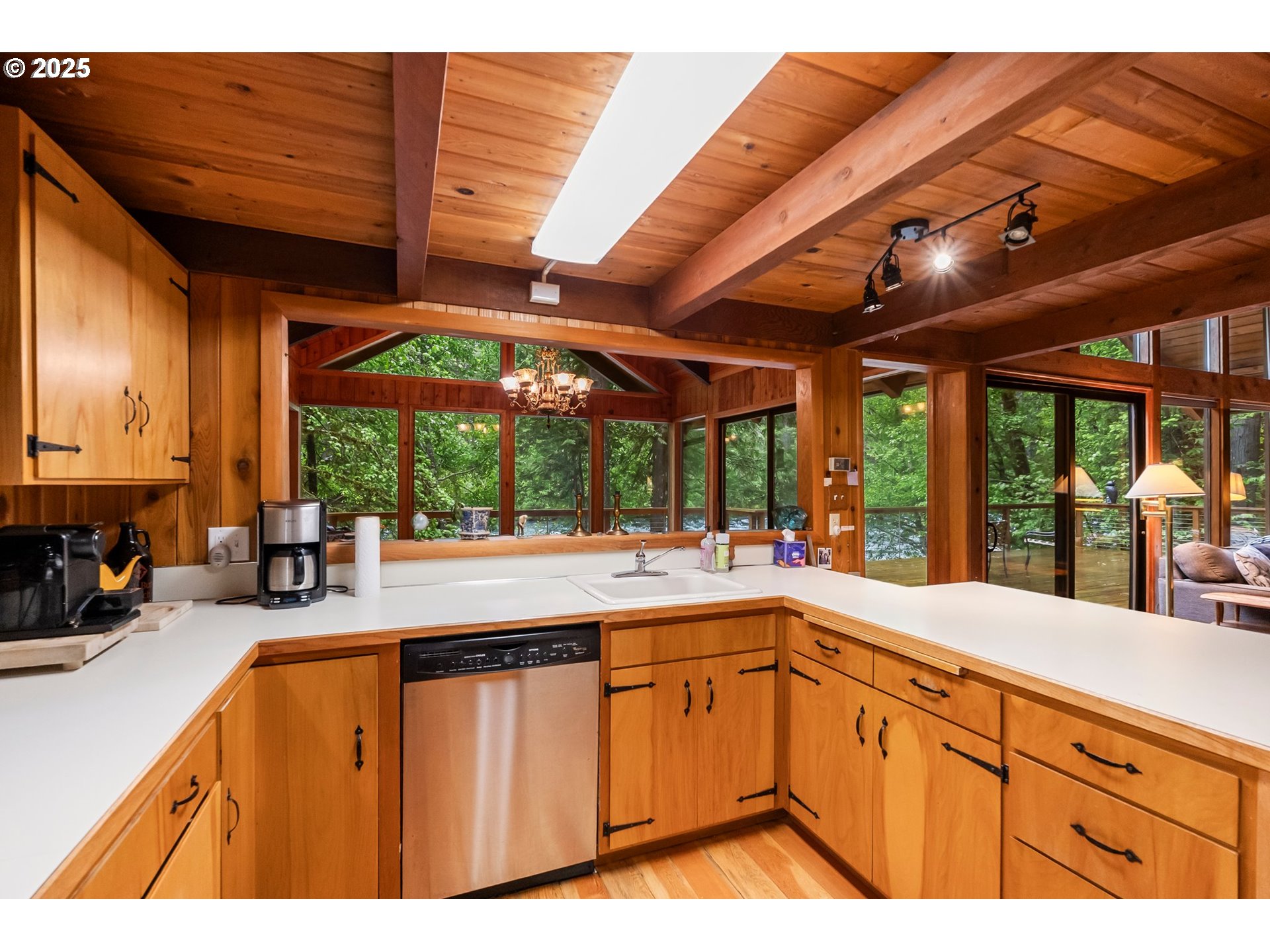 Blue River, Oregon 97413, United States, 3 Bedrooms Bedrooms, ,3 BathroomsBathrooms,Residential,Active,134834