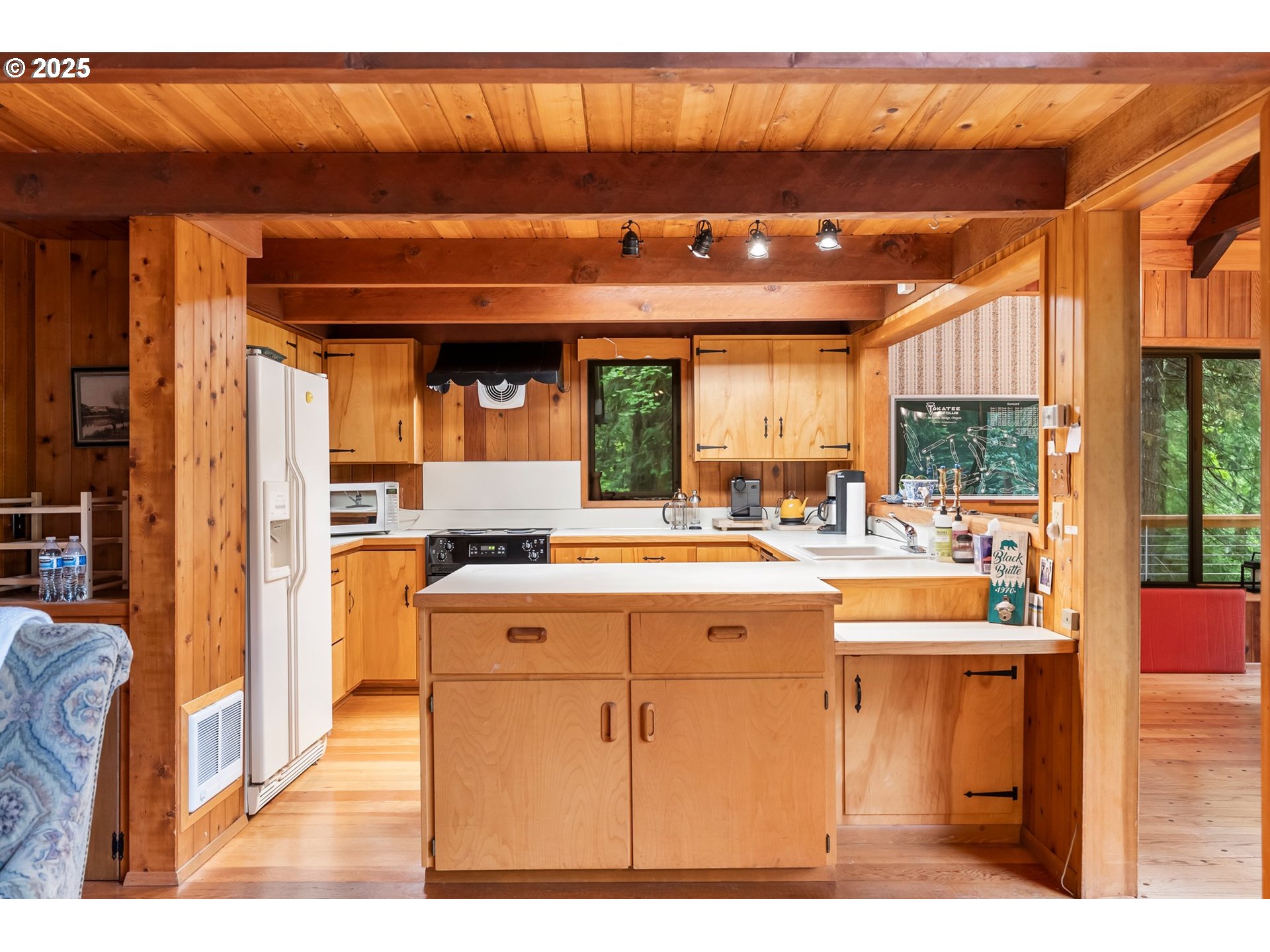 Blue River, Oregon 97413, United States, 3 Bedrooms Bedrooms, ,3 BathroomsBathrooms,Residential,Active,134834