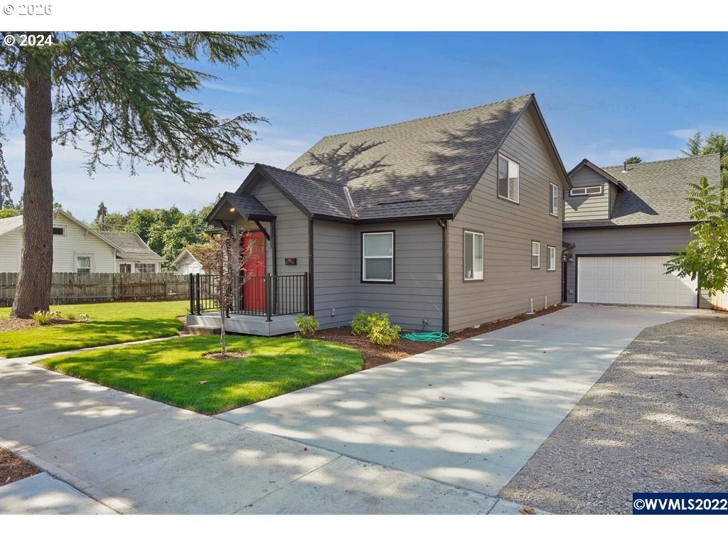 Photo 1 of 37 — 1117 6TH ST, Salem, OR 97304