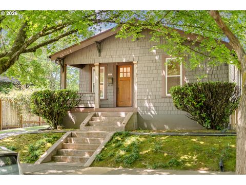 1005 SE TENINO ST Portland OR 97202
