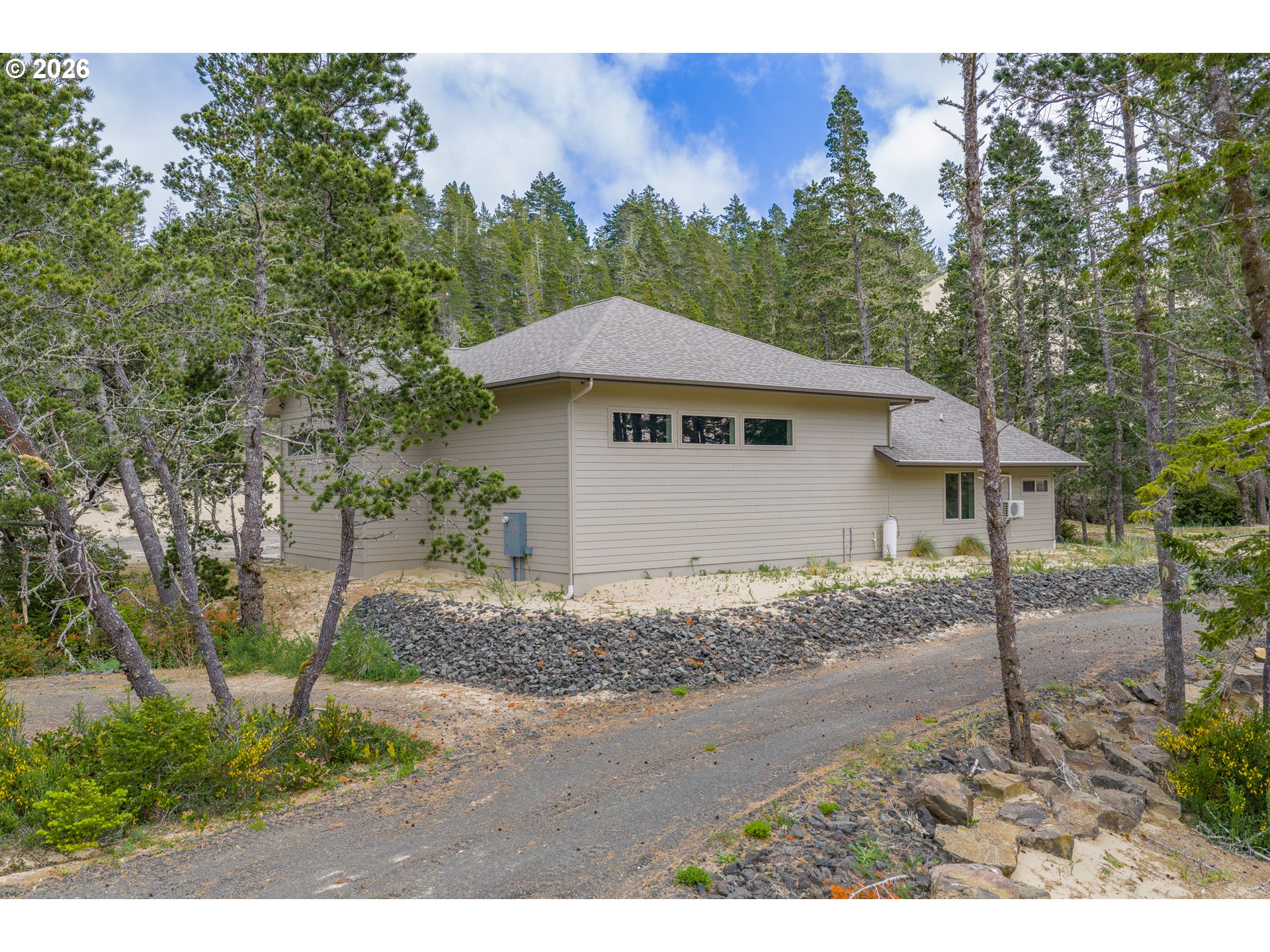 747 PACIFIC DUNES DR