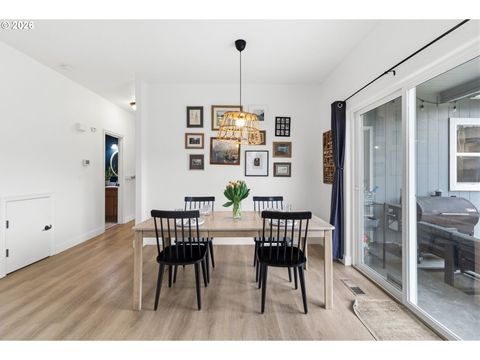 Tiny photo for 373 Camrin Loop, Creswell, OR 97426 (MLS # 435673172)