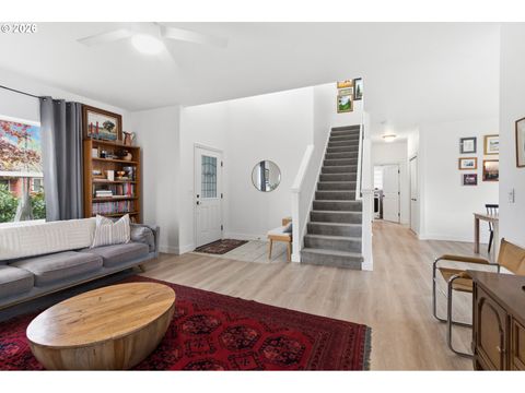 Tiny photo for 373 Camrin Loop, Creswell, OR 97426 (MLS # 435673172)