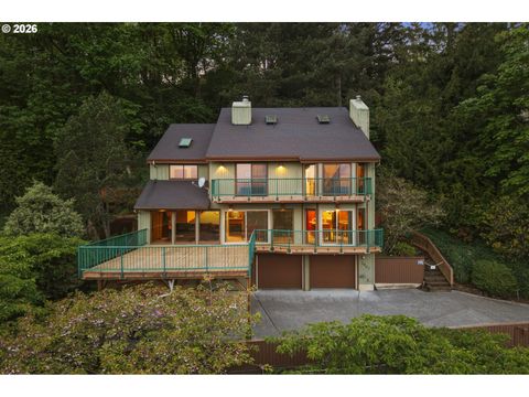 Photo of 1901 NW Couch St, Camas, WA 98607 (MLS # 398790664)