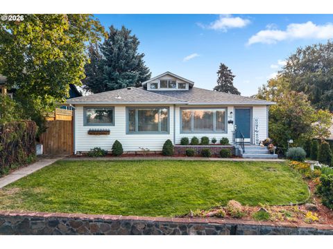 708 W 15TH ST The Dalles OR 97058