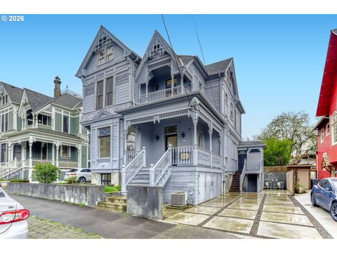 2377 NW KEARNEY ST Portland OR 97210