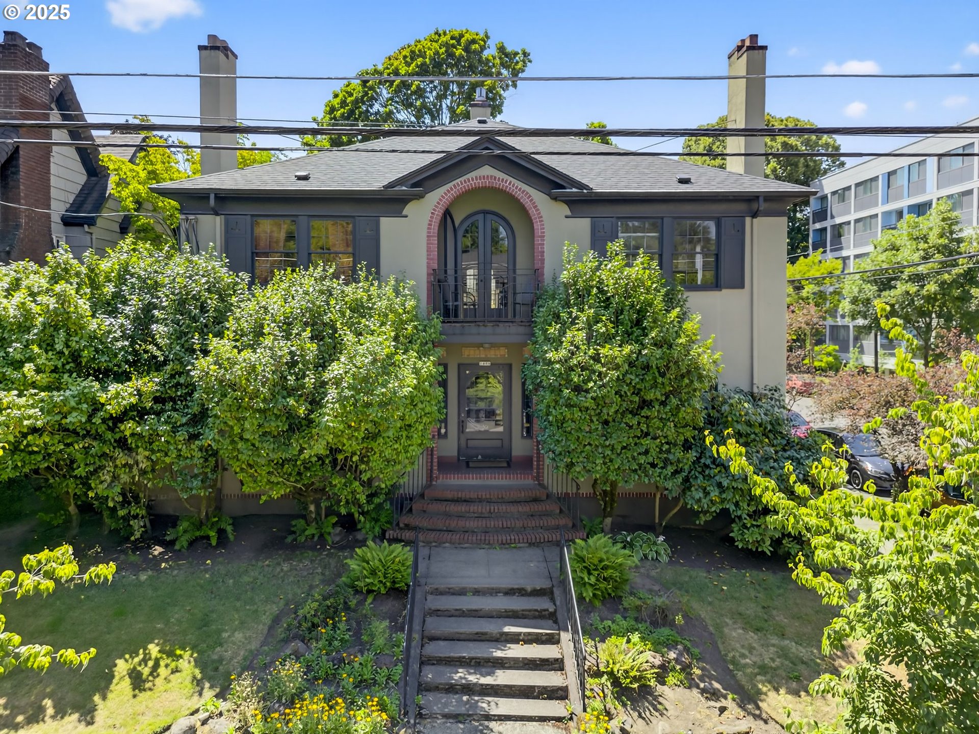 1404 NE HANCOCK ST