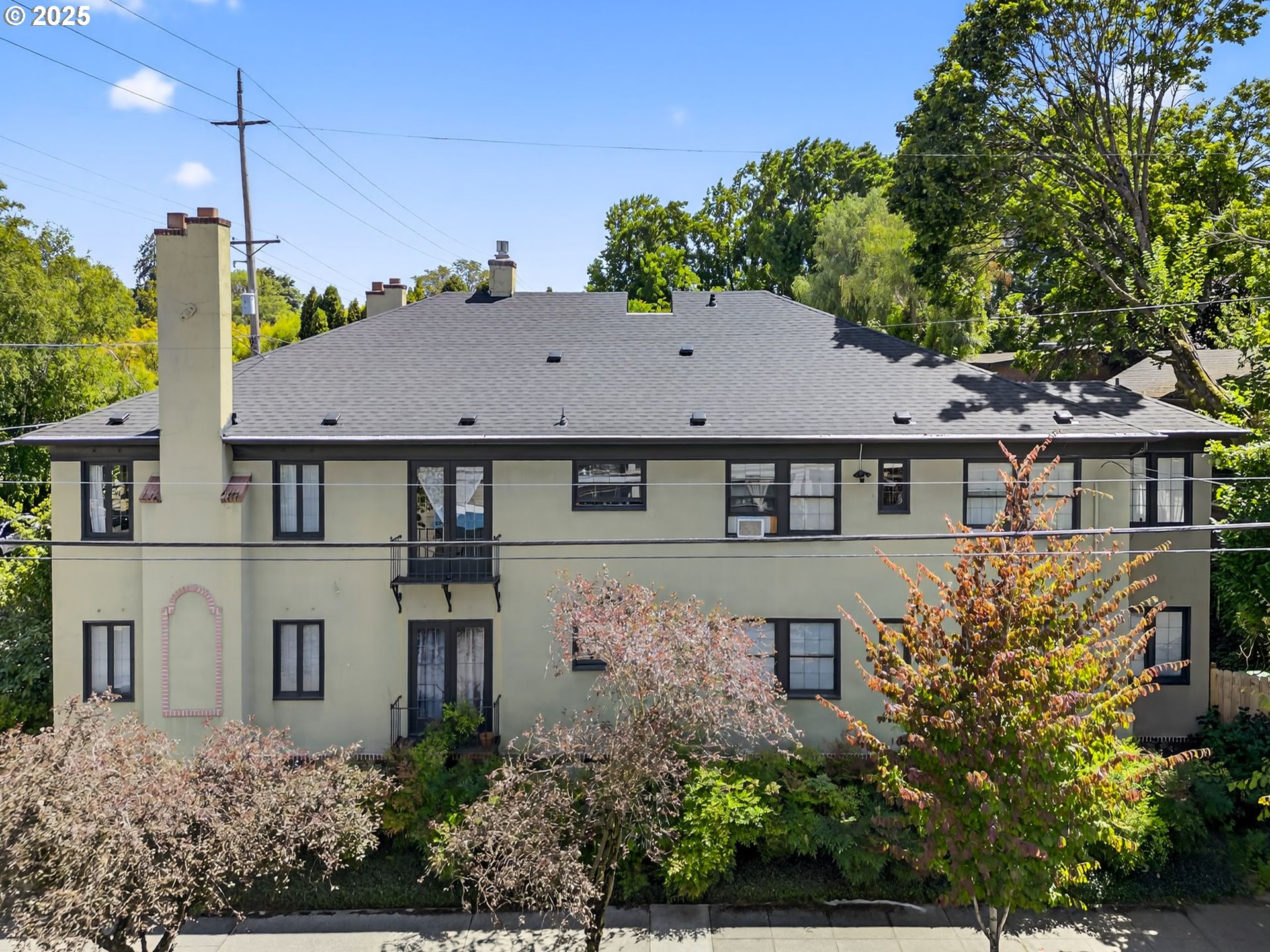 1404 NE HANCOCK ST