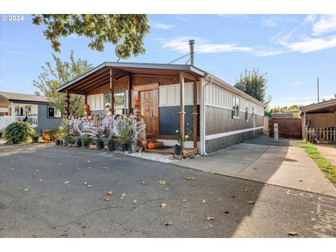 A home in Clackamas